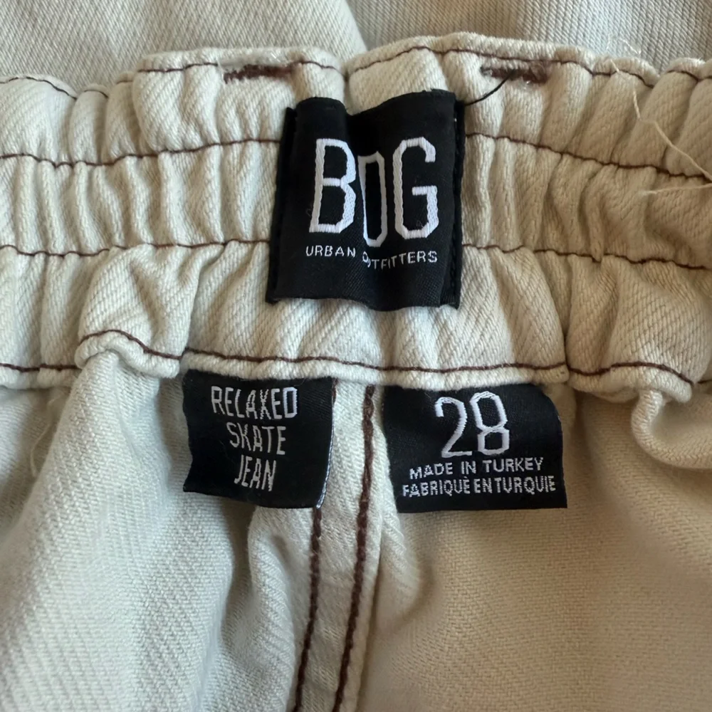 Urban Outfitters Cream Cargo Fit Pants - Picture 4 of 4